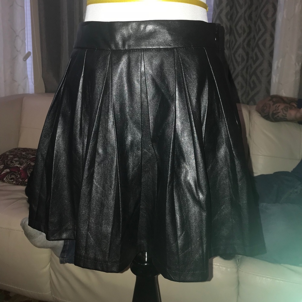 Forever21 Faux leather mini skirt